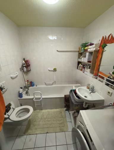 Badezimmer mit Wanne